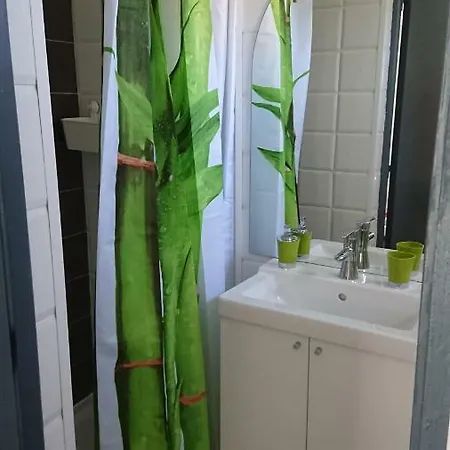 Studio Apartment *